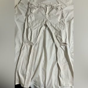 Men’s American Eagle distressed white jeans